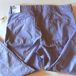 NWT Old Navy Pixie Pants, Ankle length, size 12